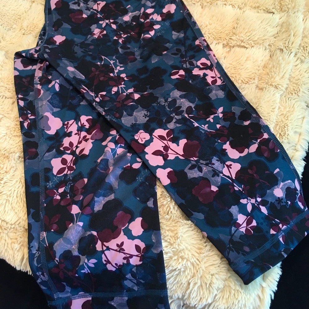 Avia Crop Yoga Workout Exercise Leggings Pants